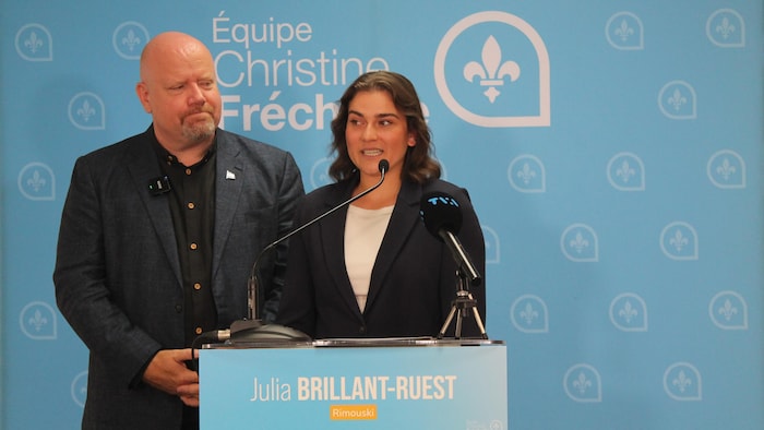 Ian Lafrenière et Julia Brillant-Ruest en conférence de presse.