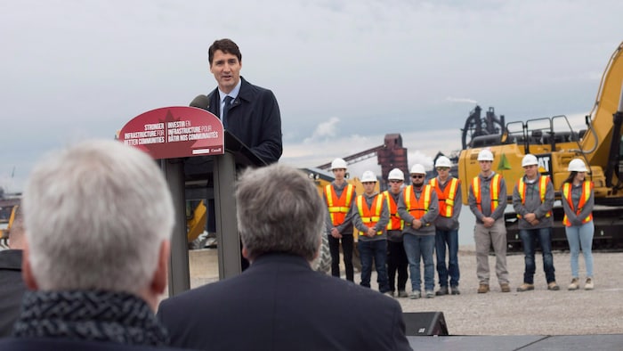 L'ancien premier ministre Justin Trudeau prend la parole lors d’une cérémonie d’annonce concernant le pont Gordie-Howe à Windsor, en Ontario, le vendredi 5 octobre 2018.