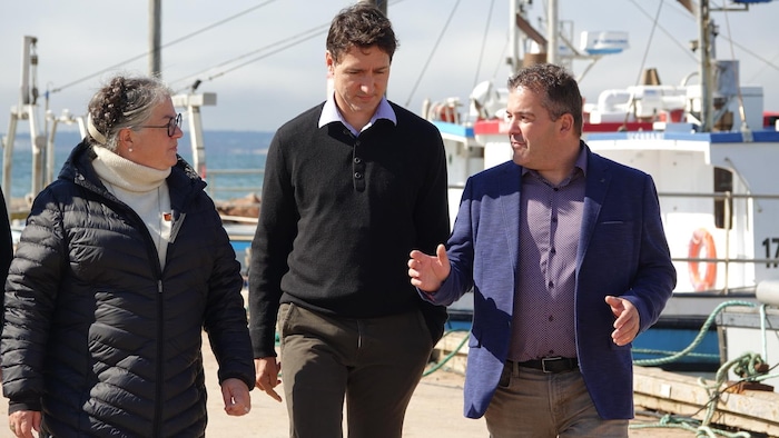 Justin Trudeau à la rencontre des sinistrés madelinots | Radio-Canada