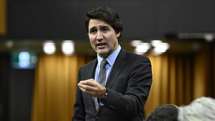 رئيس الحكومة الكندية جوستان ترودو يتحدث في مجلس العموم.