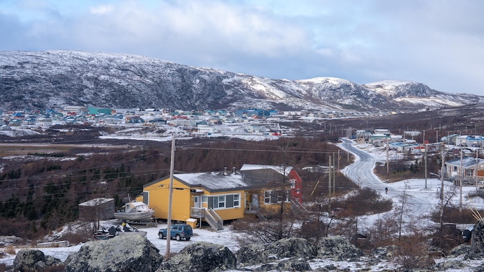 Des maisons du village de Kangiqsualujjuaq.