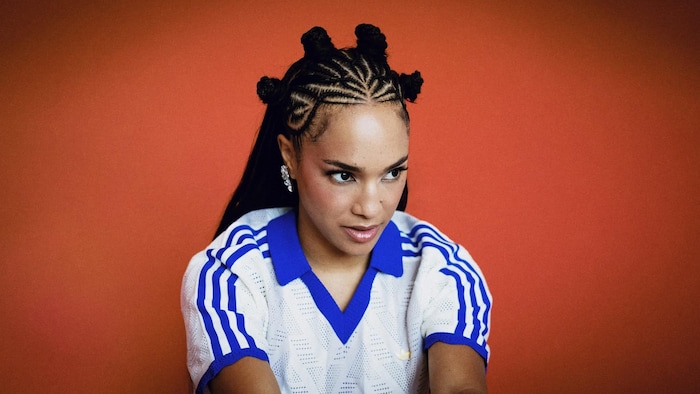 Portrait de la DJ et productrice.