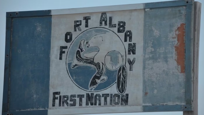 Un panneau montrant la région de la Première Nation Fort Albany.
