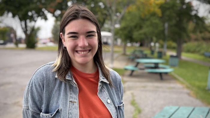 Katherine Heckersbruch dans un parc.