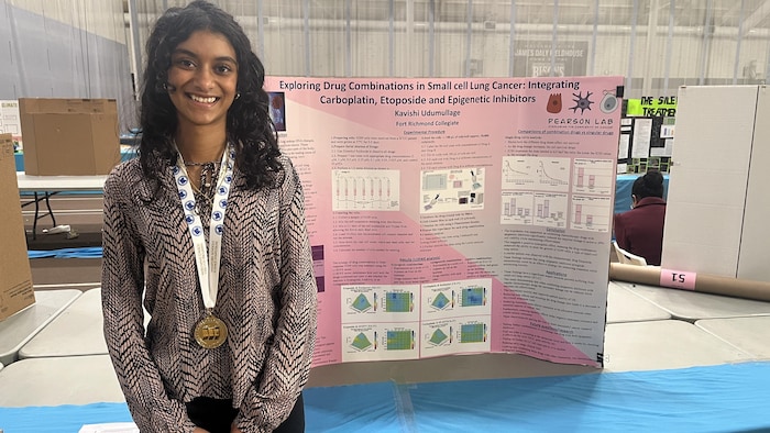 Kavishi Udumullage, au Symposium scientifique des écoles du Manitoba, le 13 avril, 2025