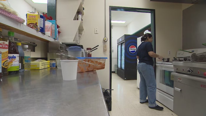 L'intérieur de la cuisine du restaurant Kay's Kitchen, le 1er avril 2026.