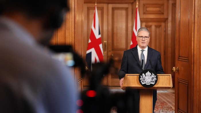 Le premier ministre britannique, Keir Starmer, s'exprime à Downing Street, dans le centre de Londres, le 28 février 2026.