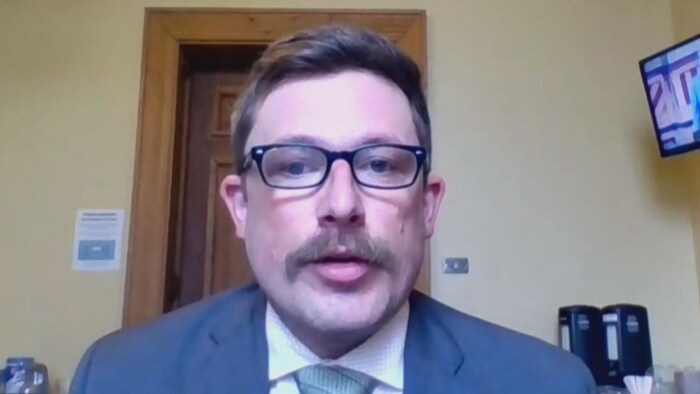 Le député vert de Kent-Nord, Kevin Arseneau, en entrevue par webcam le 11 mai 2021.