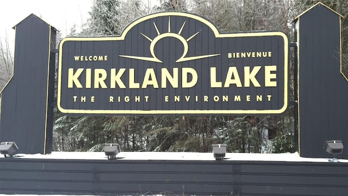lL'enseigne de Kirkland Lake
