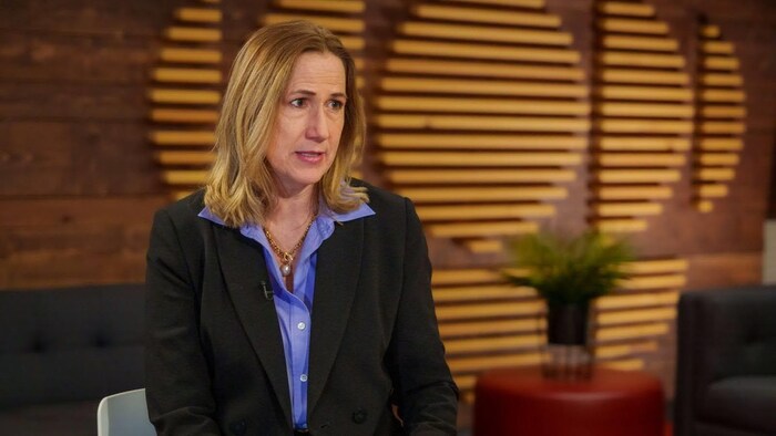 Kirsten Hillman en entrevue.