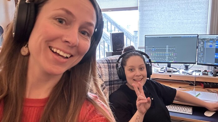 Kristen Martell et Laura Rae en studio.