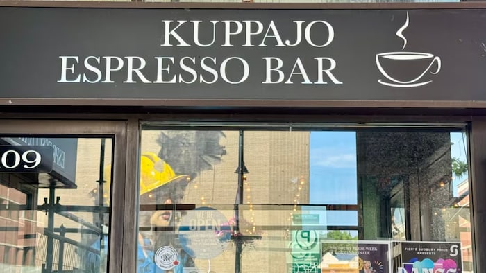 Un commerce de café.