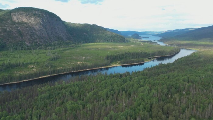 Images aériennes de la région de Pessamit sur la Côte-Nord.