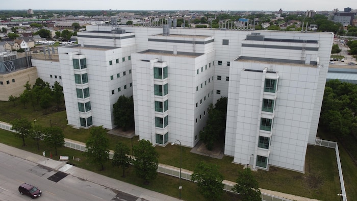 Le Laboratoire national de microbiologie de Winnipeg, vu des airs le 9 juin 2021.