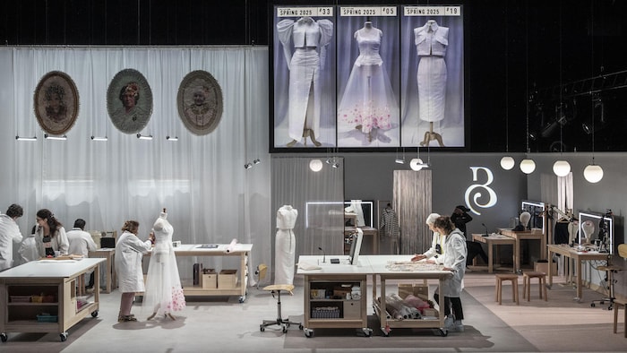 Une scène d'une pièce de théâtre.