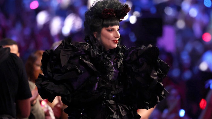 Lady Gaga s'exprime sur scène lors des MTV Video Music Awards 2025.