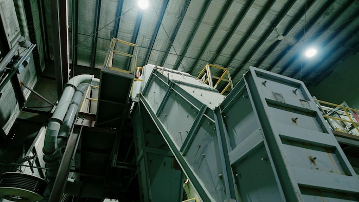 L'intérieur d'une usine.