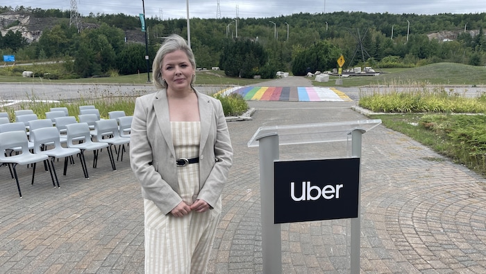 Laura Miller, cheffe des politiques publiques et des communications chez Uber Canada pendant le lancement officiel du service de covoiturage dans le Nord-Est de l’Ontario.