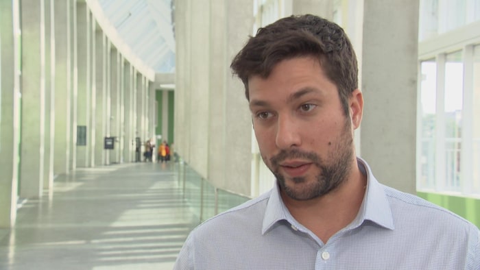 Laurent Breault en entrevue.