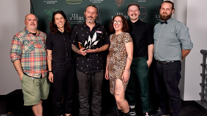 L'équipe de la microbrasserie Tête d'Allumette lors de la remise des prix Lauriers de la gastronomie.   