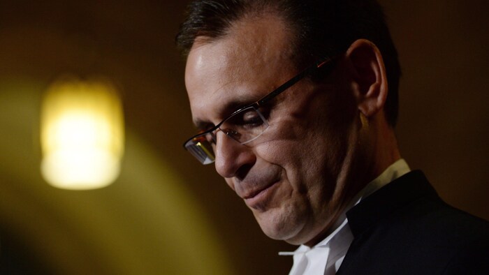 Le leader du caucus conservateur au Sénat, Leo Housakos