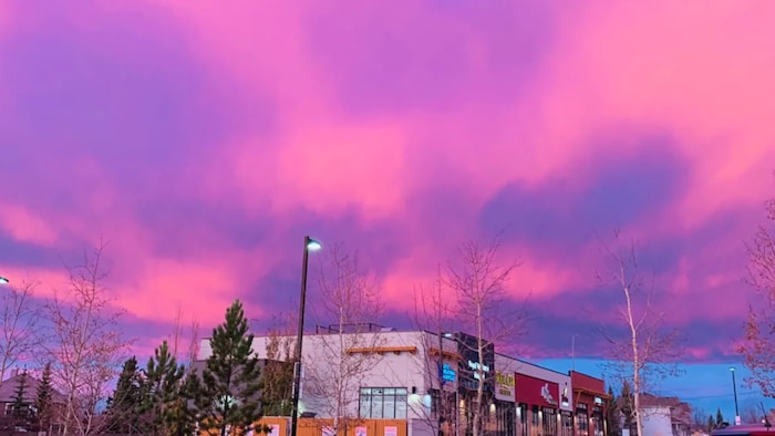 Voici pourquoi les levers de soleil sont si beaux en Alberta en ce