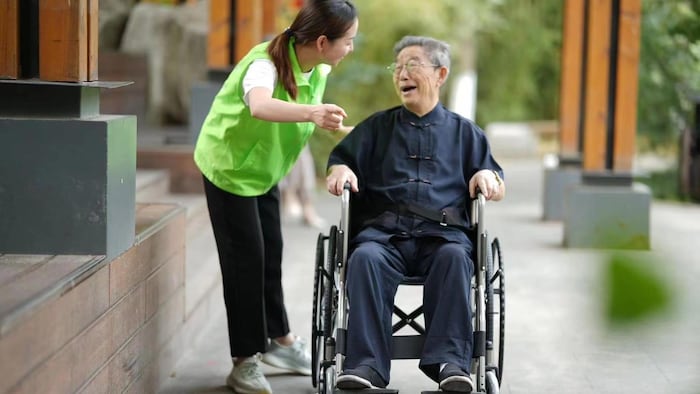 Li Xue Yan ve iş ortakları geçen yıl Chengdu'da bir yaşlı bakımı şirketi kurdu.