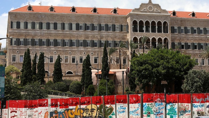 Des blocs de béton ont été érigés autour du siège du gouvernement libanais pour le protéger des manifestants.