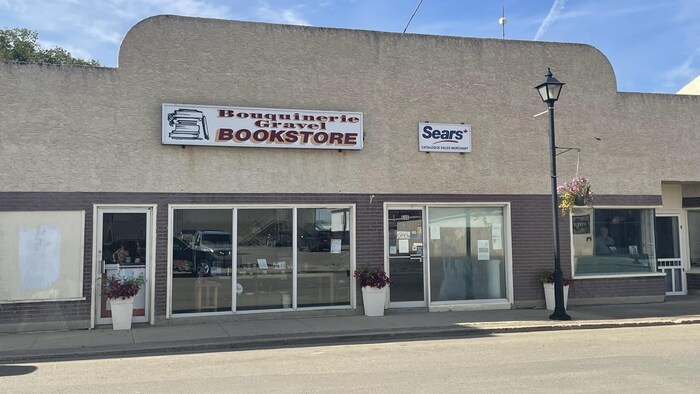 La librairie Bouquinerie Gravel de Gravelbourg, en Saskatchewan, en octobre 2022.