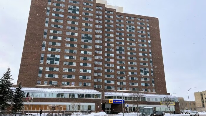 Une photo de Lions Place sur l'avenue Portage, à Winnipeg, le 19 janvier 2023.