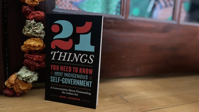 Un livre exposé. 