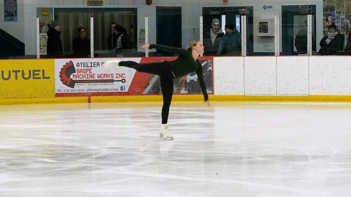 Logane Boulay sur la glace.