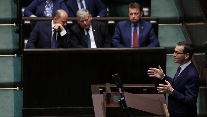 Le premier ministre polonais s'adresse au Parlement.