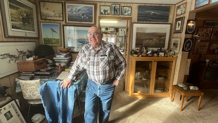 Le Saskatchewanais Lorne Scott, un passionné de photographie, en mars 2026.