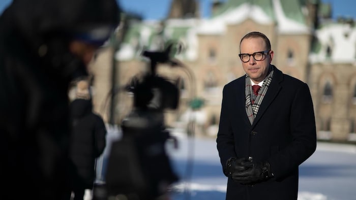 Louis Blouin, cook de bureau parlementaire à Ottawa, en plein direct.