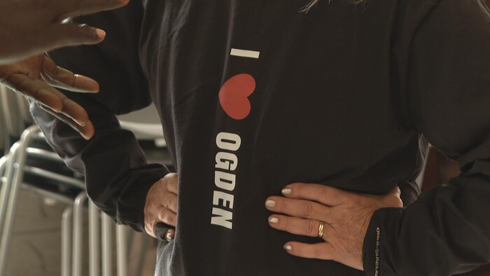 un t-shirt avec inscrit J'aime ogden