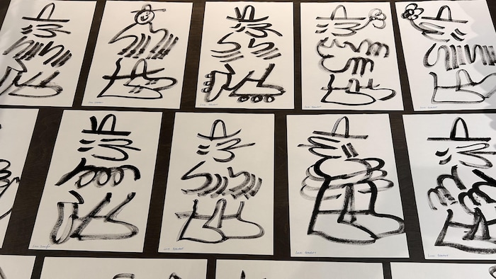Des dessins.