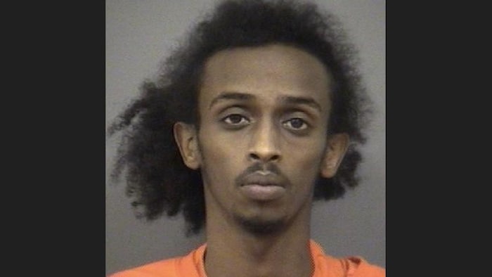 Photo de police de Mahad Farrah.