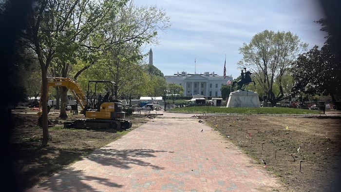 Des travaux majeurs sur le terrain de la Maison-Blanche, à Washington, le 9 avril 2026.