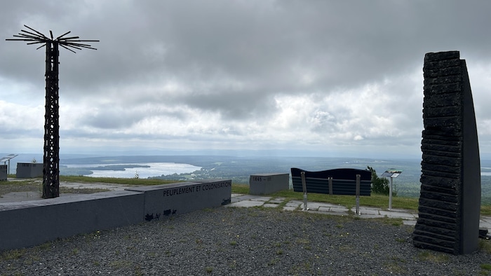 Une vue du sommet de la Maison du granit.