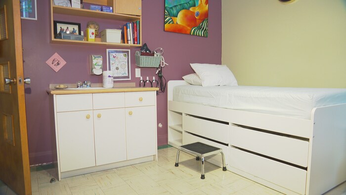 Une salle de la maison de naissance Mimosa.