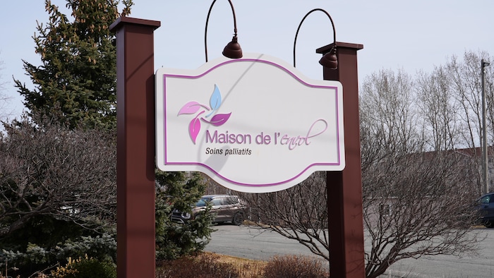 Le panneau annonçant la Maison de l'Envol, soins palliatifs.