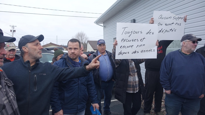 Des pêcheurs en colère