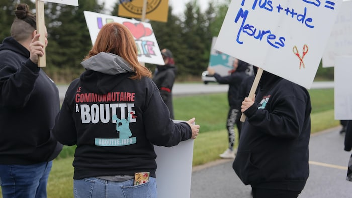 Des gens qui manifestent.