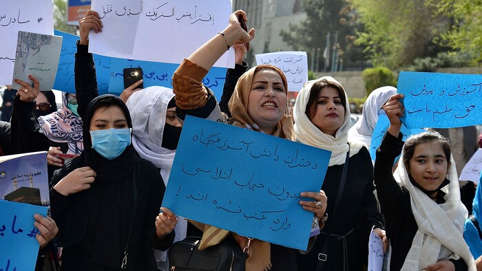Mujeres manifestándose en Kabul.
