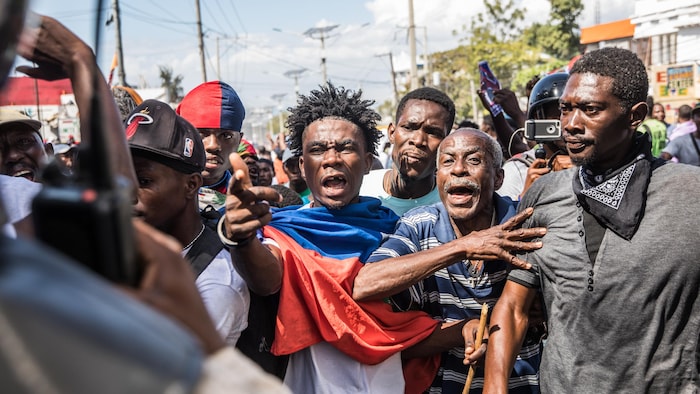 Des manifestants dans les rues.