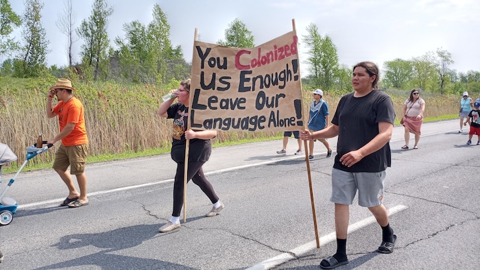 Indígenas mohawks de Kahnawake denuncian la Ley 96.