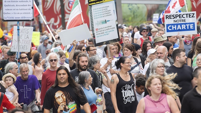 Manifestación contra las medidas de protección de la salud en Canadá.