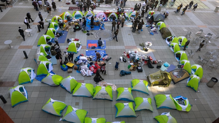 Un campement mis en place par des étudiants propalestiniens de la NYU, avant son démantèlement par la police. 