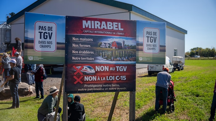 Une pancarte d'opposition au TGV.